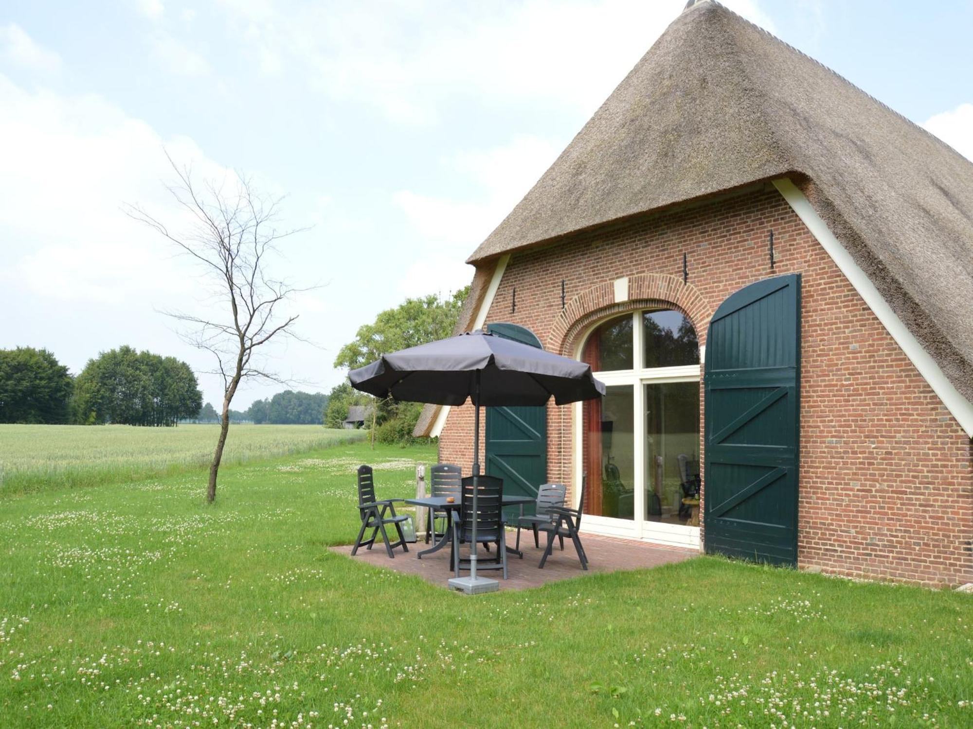 Quaint Farmhouse In Geesteren With Meadow View Geesteren (Gelderland) Exterior foto